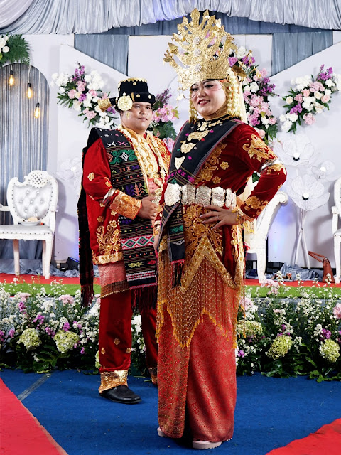 Rias pengantin resepsi adat batak mandailing